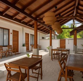 Felidhoo Hotel | Oshi Boutique Vaavu Felidhoo