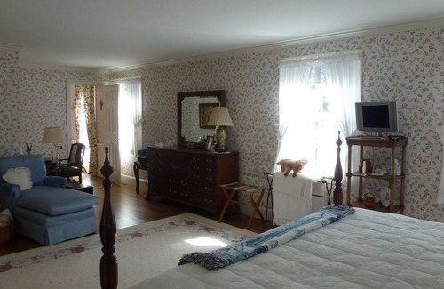 Osterville House | Osterville Charmer in a private neighborhood setting
