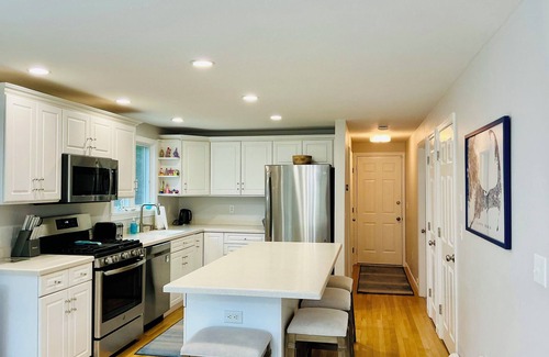 Osterville House | Osterville, Private Yard, Close to Osterville Village, Sleeps 8