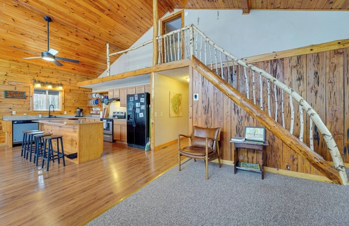 Oswegatchie Cabin | Oswegatchie River Cabin w/Kayaks + Fire Pit!