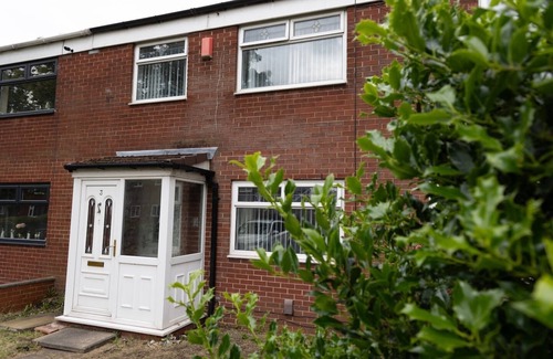 Chadderton House | Otley Terrace - 3 bed home sleeping 8 people.