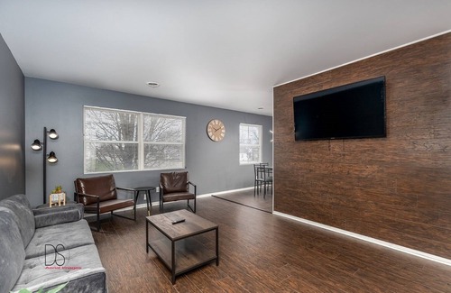 Ottawa Apartment | Ottawa Apartment - Best Location!