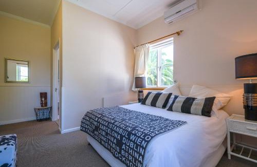 George House | Oude Berg Guesthouse - 10 Caledon Street