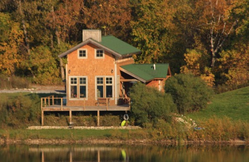 Cascade Cabin | Our Cabin rentals will open again for 2023. Book your dates now.
