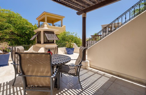 Nopolo House | Our exquisite 2-bedroom 2-bathroom casa offers a perfect blend of comfort and convenience.