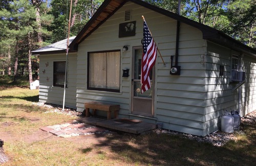 Baldwin Cabin | Our little cabin in the woods! Affordable for your tribe or group.