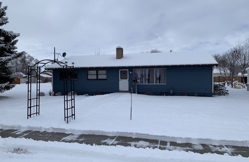 Gem County House | Our little Gem, remodeled and new everything. Close to down town.