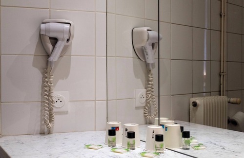 Victor Hugo District Hotel | Ours Blanc - Place Victor Hugo