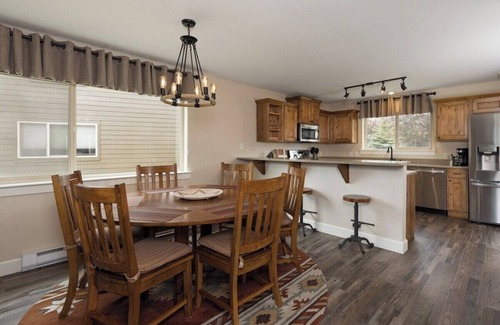 Big Sky Ski Chalet | Ousel Falls Retreat - Big Sky Town Center