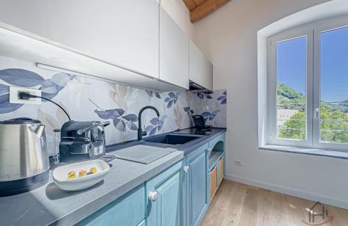 Finale Ligure Apartment | Outdoor Apt - Free Park - Bike Shuttle 3min