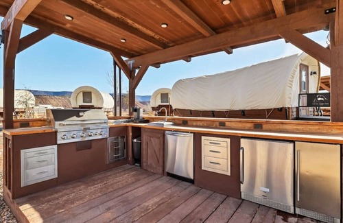 Virgin Cabin | Outdoor Fun Wagon #26 By The Pond w/1 King bed and outdoor kitchen