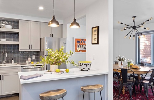 Jackson House | Outpost: Clark's Knoll 381 - Walk to Town Square