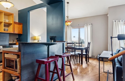Jackson House | Outpost: Clark's Knoll 353 - Walk to Town Square