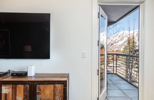 Jackson Condo | Outpost: King Ridge 2 - AC & Hot Tub!