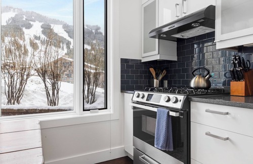 Jackson Condo | Outpost: King Ridge 4 - AC & Hot Tub!