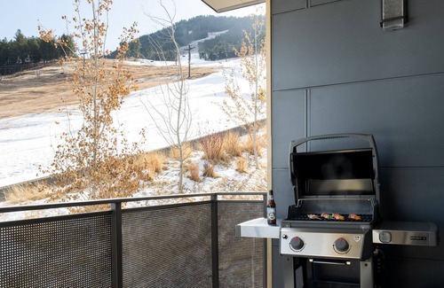 Jackson Condo | Outpost: One Town Hill 406 - Base of Snow King Mtn