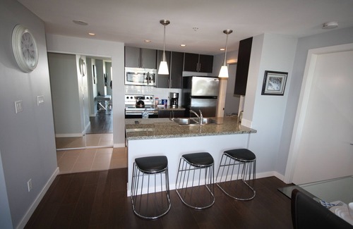 Crosstown Condo | Outstanding 32nd floor Stunning unubstructed views 2bedroom den sleeps 5 parking