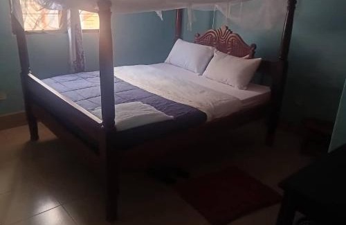 Lira Bed & Breakfast | Oval Guest House
