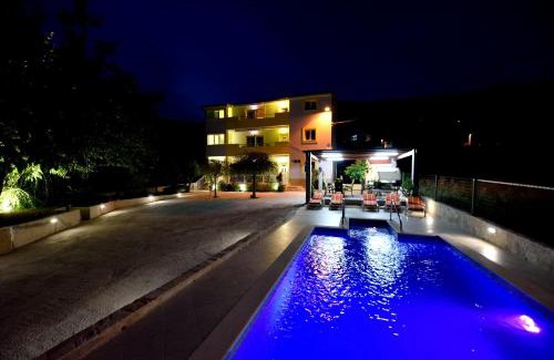 Podstrana Apartment | Over the skyline