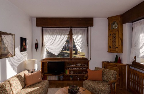Cortina d'Ampezzo Apartment | Overlooking the Dolomite: 6 pax and WIFI