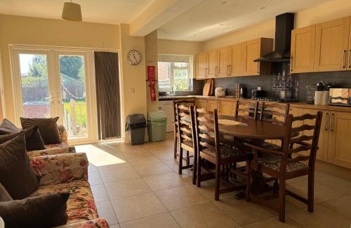 Headington House | Oxford Ensuite Villa Park View Free Parking Six Large Rooms Very Rare