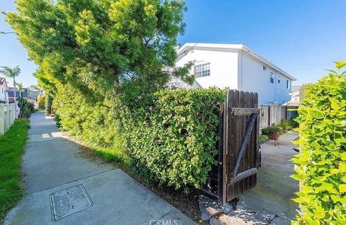 Oxnard Shores House | Oxnard Shores via private path is a 3 min walk !