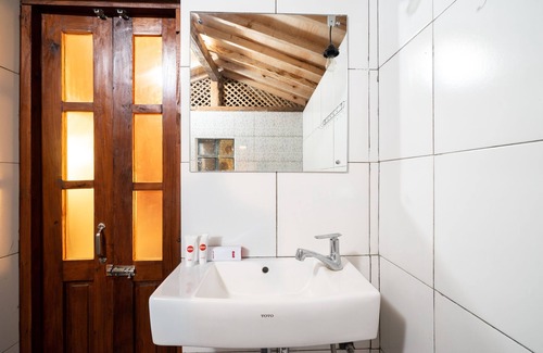 Borobudur Hotel | OYO 2393 Putroyono Homestay