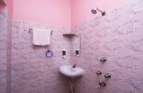 Sector II Hotel | OYO 26595 Silver Leaf