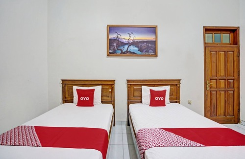 Banyuwangi Hotel | OYO 2668 Villa Kusuma ResidenceNearRSI Fatimah Banyuwangi