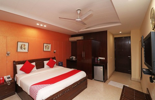 Ghata Hotel | OYO 26915 Hotel North East Residency