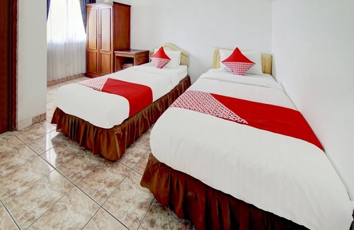 Jakarta Hotel | OYO 3133 Wisma Yampi Syari'ah Near Politeknik Ahli Usaha Perikanan (AUP-STP) - Jakarta Technical University of Fisheries