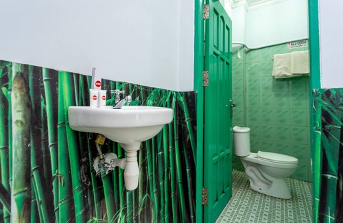 Balikpapan House | OYO 754 Nur Aziziah Guest House Syariah