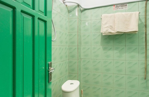 Balikpapan House | OYO 754 Nur Aziziah Guest House Syariah