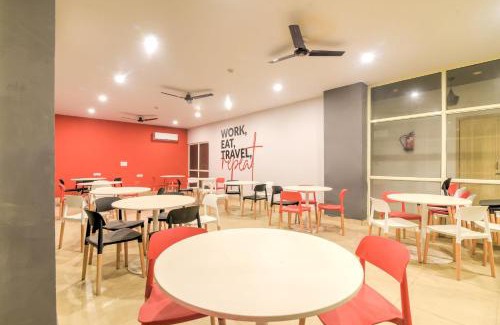 Dwarka Hotel | OYO 76976 The Signature Inn