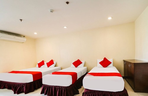 Bakilid Hotel | OYO 898 Berts Condotel