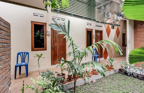 Condongcatur Hotel | OYO 90095 Indah Homestay Syariah