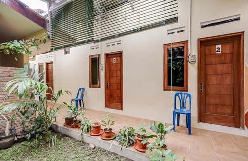 Condongcatur Hotel | OYO 90095 Indah Homestay Syariah