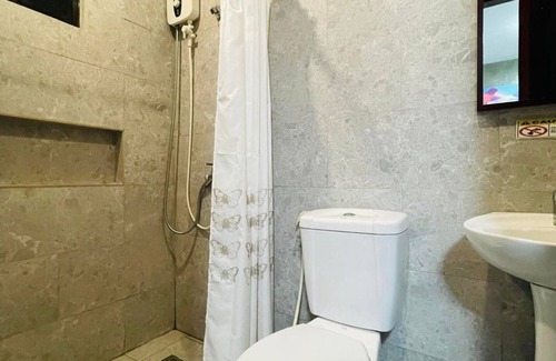 Dalaguete Hotel | OYO 925 Rcee Place