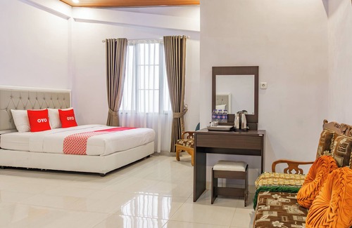 Rajabasa Hotel | OYO 93812 Tebing Vieatnam