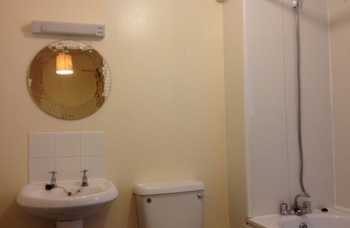Liverpool Apartment | OYO Arinza Apartments, Liverpool