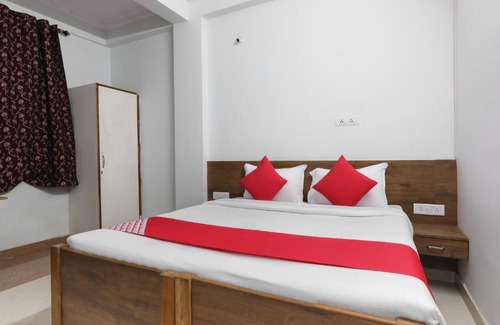 Bhopal Hotel | OYO Flagship Hotel Sandalwood Vibes