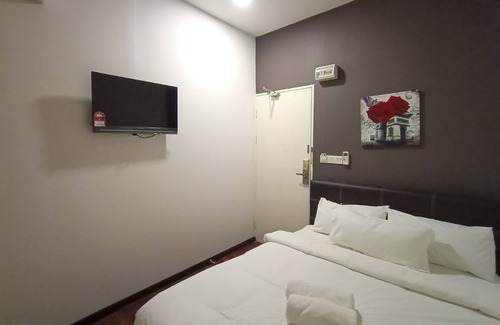 Kuching House | OYO HOME 90260 Natol Homestay London