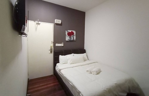 Kuching House | OYO HOME 90260 Natol Homestay London