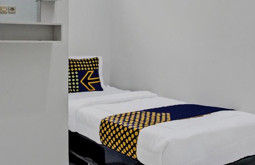 Tanjung Karang Hotel | OYO Life 92509 Maulana Guest House Simpur