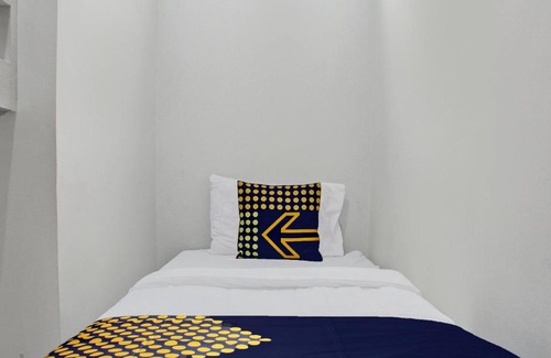 Tanjung Karang Hotel | OYO Life 92509 Maulana Guest House Simpur