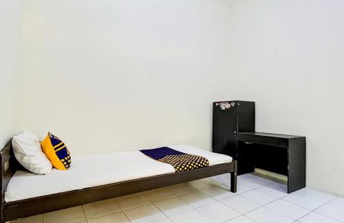 Malang Hotel | OYO Life 93398 Sudimoro Guest House Syariah