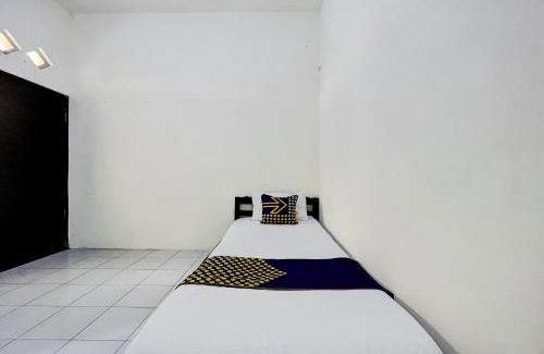Malang Hotel | OYO Life 93398 Sudimoro Guest House Syariah
