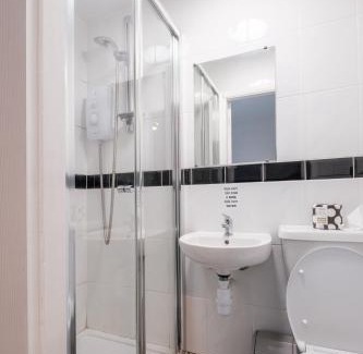 Hull Hotel | OYO The Pickering Park Hotel
