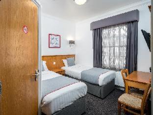 Warwick Hotel | OYO Townhouse New England, London Victoria