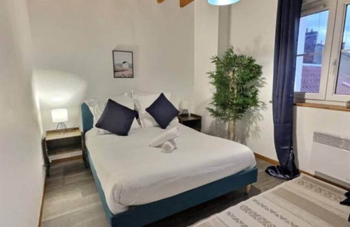 Miroir - Batignolles Apartment | Oyon Duplex: Vast Duplex 6p, quiet, station,